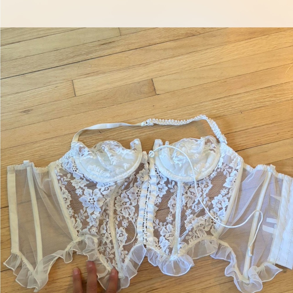 Victoria Secret Vintage White Lace Corset Bustier Top – Women’s Intimates